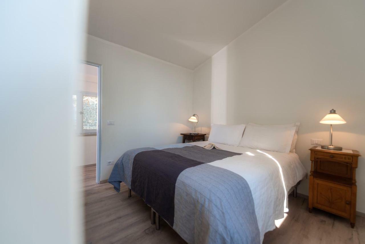 The Loft Apartment Monte del Lago Bagian luar foto